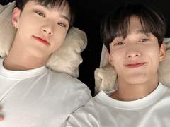 둘 다 어제 옷이랑 똑같다던데?