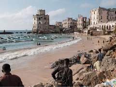 의자 고치는 여인 (중-1)