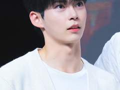 제베원 성한빈 사주