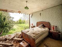 버려진 집의 방문자