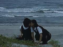 아무래도 전 상어니까 살아있는 물고기 말고는 먹기가 영 거북해서요.