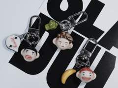 [도자기 커미션] 인물+소품 키링 커미션