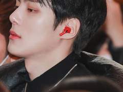 남친, 남사친. 누가 먼저 도착할까.