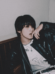 바다에 빠진 소녀