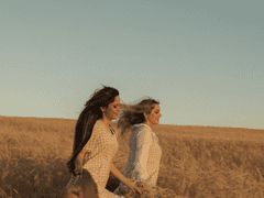 1. 사람을 사랑하는 건 기쁜 일이야