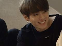 [정국 빙의글] 동거만 하는 사이 3