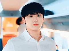 너는 지나치게 다정해