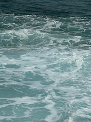 부서진 파도 물결