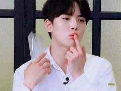 [몬엑 문답] 어부바 해주는 남성들