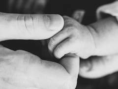 사랑하니까 믿지 못하는 때도 있는 법이다