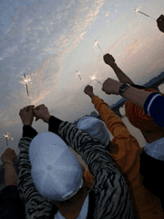 살아남아야한다.