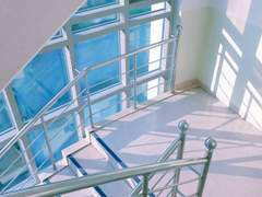 작은 꽃 한송이가.