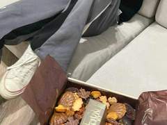 장르는, 로맨스