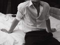 [산즈드림]서류 보다가 잠든 산즈 가슴팍에 안기고 싶다.