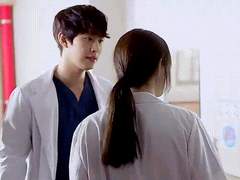 싸운 날 다쳐서 돌아온 너