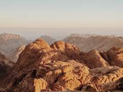 영영 재를 뿌리며 살아갈 것이다