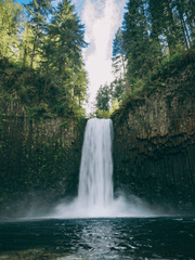 흐르는 물의 색은 격정의 紅? | 流水色幻紅(유수색환홍)