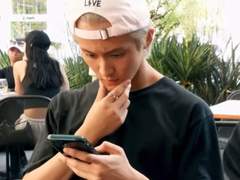 여자친구가 아이돌을 너무 좋아해요