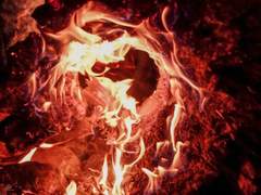 아름답게 타오르는 불꽃