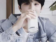 Q. 김정우의 favorite은? 完