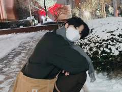 下雪的时候也要一起接吻