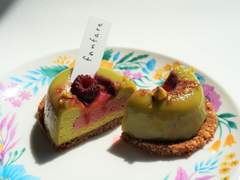 아기자기한 곳에서 쿠키와 음료를 즐기고 싶다면 '팡파레 과자점'