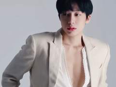 생일카페의 주인공이 등장했다 06