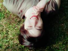 올라가는 고도 높아지는 채도