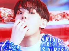 [ 변백현 ] 딸기 크림 프라푸치노 더블 블렌디드