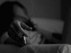 마지막 담배에 불을 붙이고 01