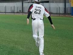 파란 하늘 아래 초록색 필드