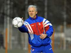 “계속 있는다면, 난 죽을 것이다” : 조반니 트라파토니와 미친 바이에른 뮌헨 시대