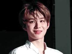 RE: 여름 온도로 시작해서 겨울 냄새로 끝나는 것