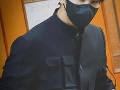 아나모네꽃을 든 전원우