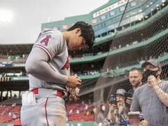 [번외] What’s in My Bag? : ShoTime의 주인공, 쇼헤이 오타니의 가방 속.