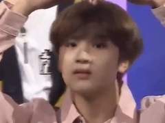 학교 친구가 게이인 것 같아요...