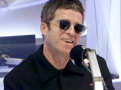 17 노엘이 리암의 꽃가루를 털어준 일화