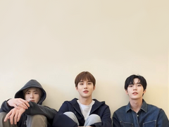 손에 쥐어지는 합격목걸이 4