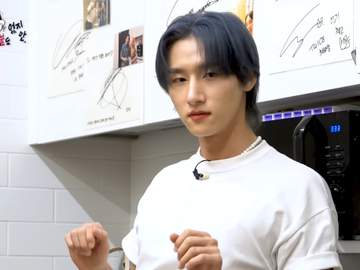 팬 맞으세요? 작가인데요. 02