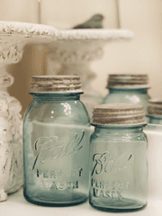 안녕하세요, 좋아하는 사람에게 사랑에 빠지는 약을 의뢰받은 마녀입니다.