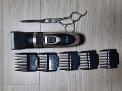 자기는 동네 C급이야, 그것도 변두리 말이야