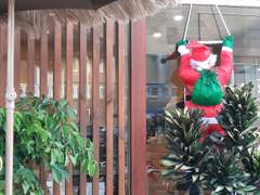 산타 할아버지의 환상, 마지노선이 내일 모레