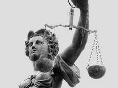 기울지 않는 천칭 1