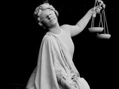 기울지 않는 천칭 2