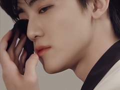 물에 젖는 걸 죽기보다 싫어하는 넌, 날 위해 물에 뛰어들었다