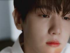 이렇게 단 둘이 있는 곳에서 안고 있는 게 더 좋기도 하고요