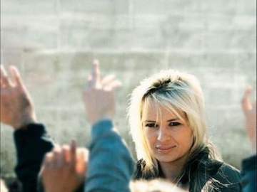 2D115) 자유로운 세계 (It’s A Free World..., 2007)