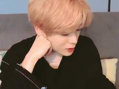 내 앞에서 핸드폰만 보는