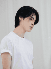 붉은 눈이 흩날릴제