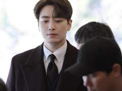 다시 만나줄 거 아니면 나한테 여지 주지 마. (中-3)